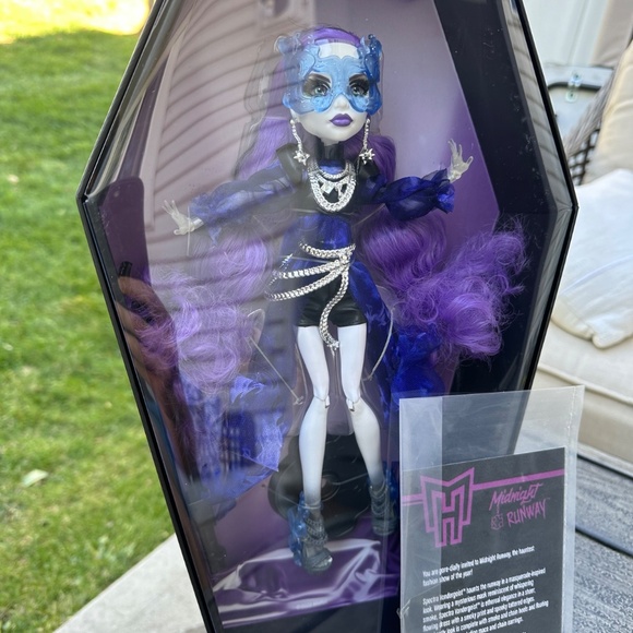 Monster High Midnight Runway Spectra Vondergeist Doll, collectible exclusive New - Picture 3 of 7